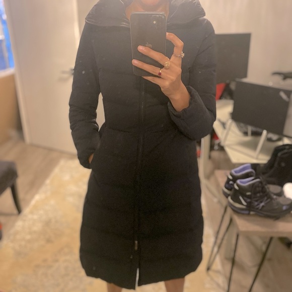 Beautiful Armani Collezioni winter jacket - Picture 1 of 4